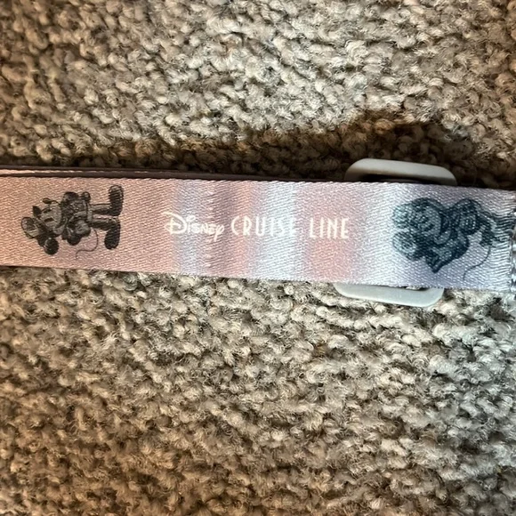 Disney Cruise Line Mickey Mouse Luggage Tag - Picture 2 of 3